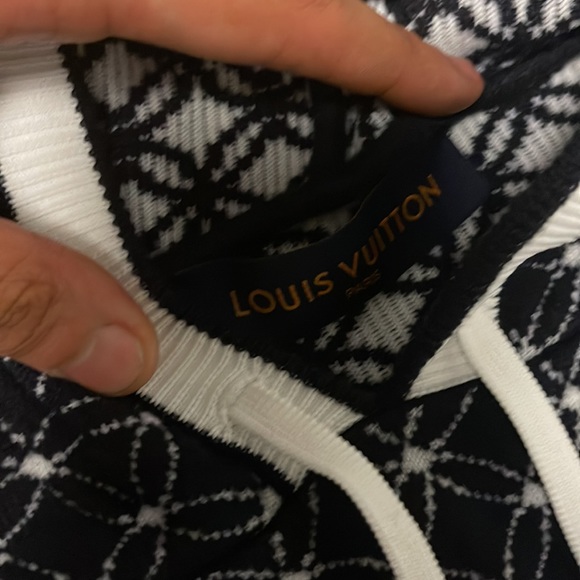 Louis Vuitton hoodie size M - Picture 3 of 4